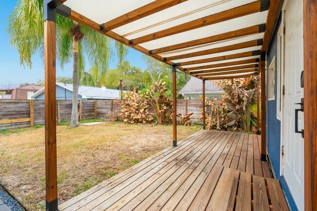 Building Photo - Historic GEM! – The First Female-Built Home in Holly Hill