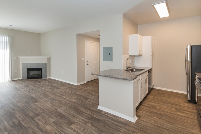 Building Photo - RidgePointe at Gleneagle
