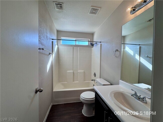 Building Photo - 222 Quailbush Dr