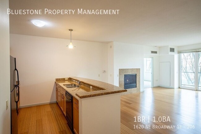 Building Photo - 1620 NE Broadway