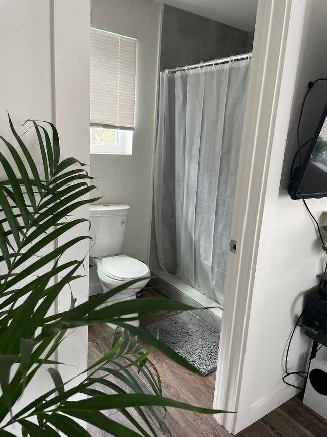 Building Photo - 2624 Regent St