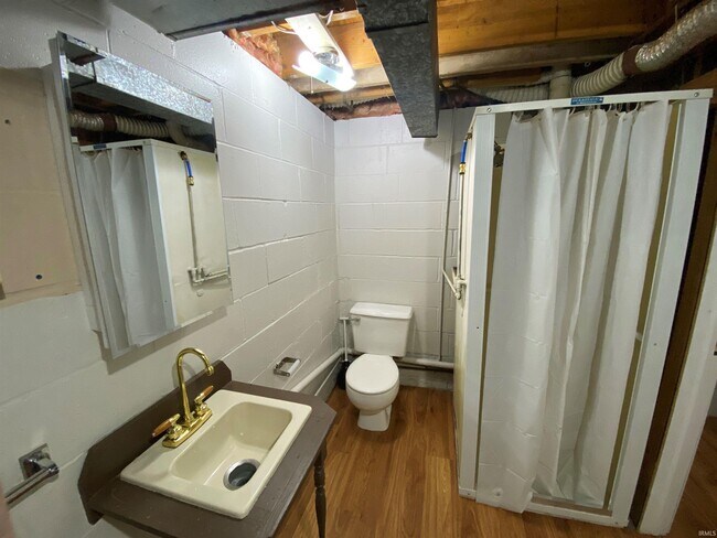 Building Photo - 2412 Brittany Ln