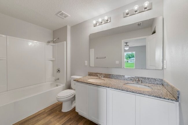 Building Photo - 687 Gila Dr