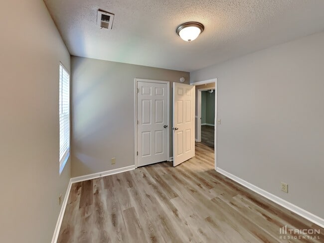 Building Photo - 2721 Painted Pony Dr