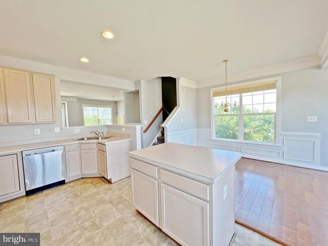 Building Photo - 8118 Rainwater Cir