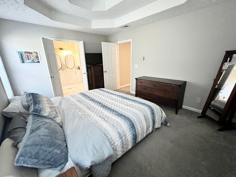 Building Photo - 225 Lee Ct