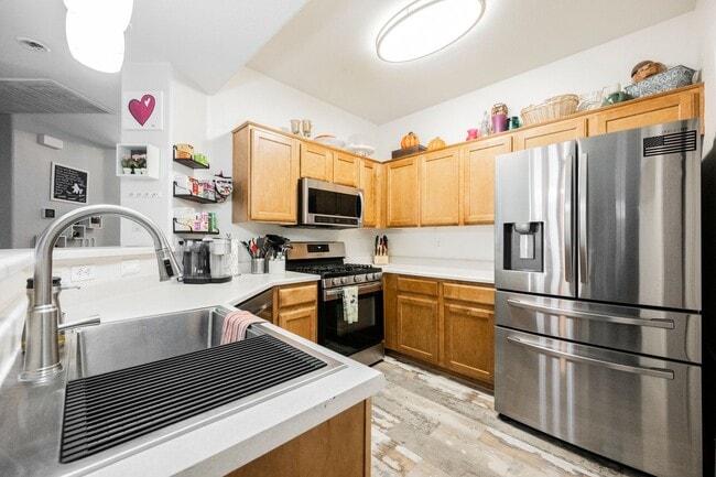 Building Photo - Beautiful 2 bedroom condo-North Las Vegas