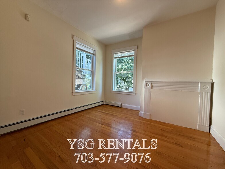 Building Photo - 17 Lambert Ave