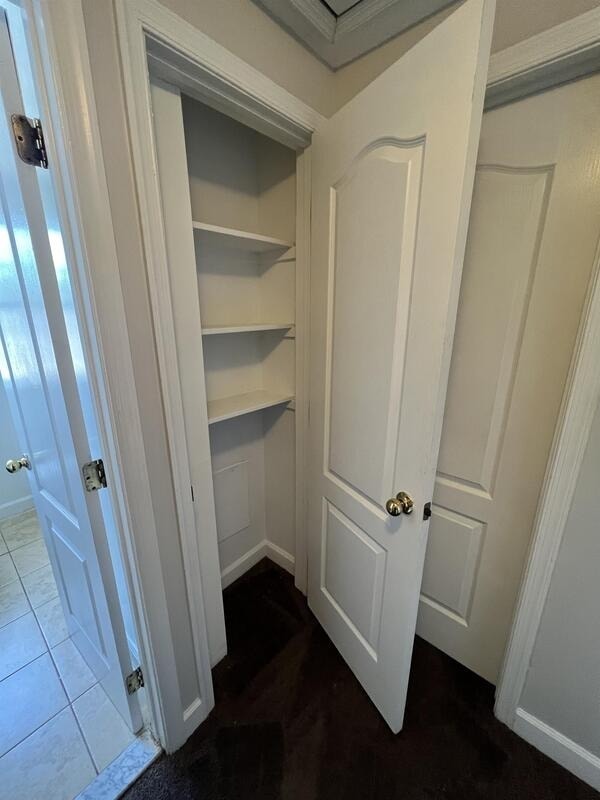 Building Photo - 2 bedroom townhome ready for move in