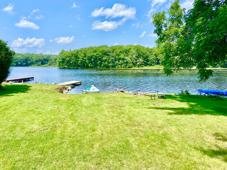 Building Photo - 83 Burncoat Ln