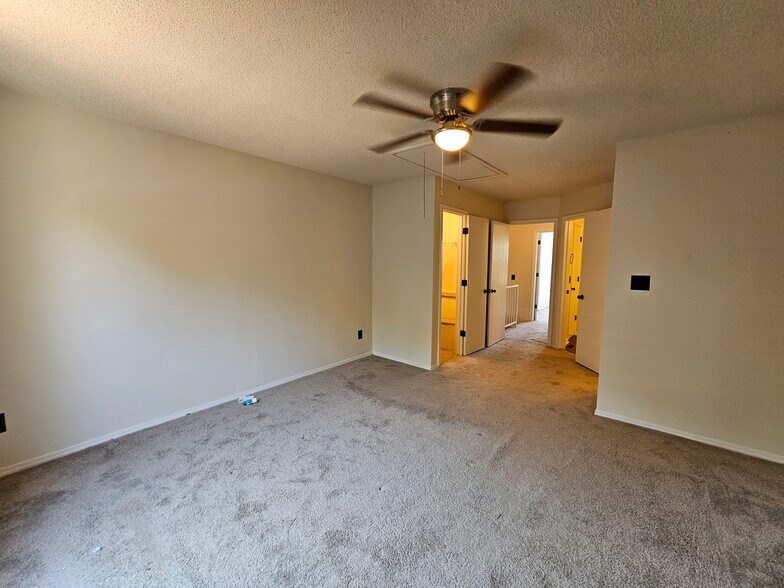 Building Photo - 4253 Baytown Dr