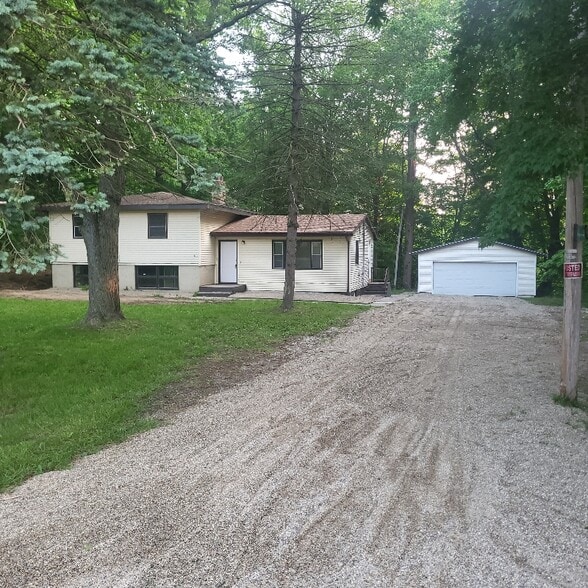 Primary Photo - 2617 Vista Lake Dr