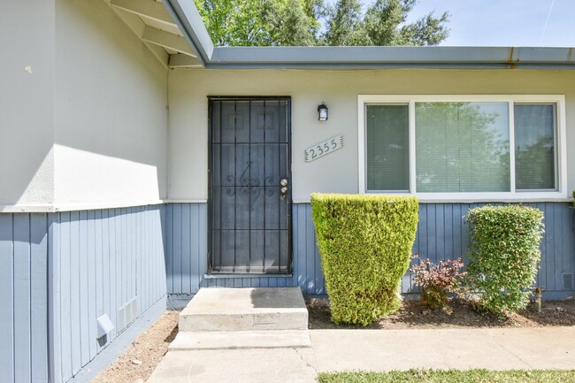 Building Photo - 2351-55