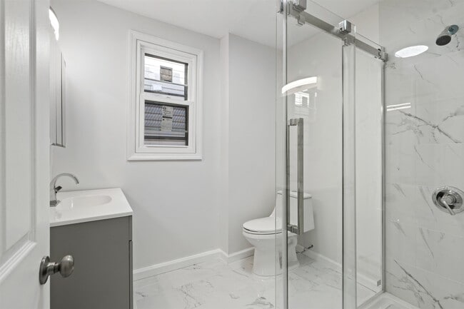 Primary Photo - 173-175 LEMBECK Ave