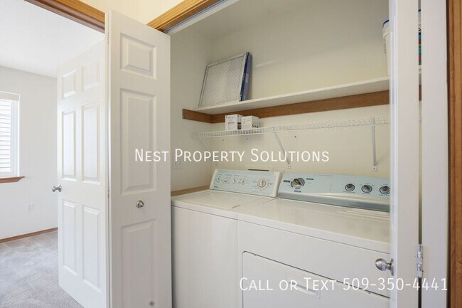 Building Photo - 807 Westshore Dr NE