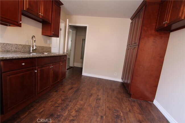 Building Photo - 3447 4th St