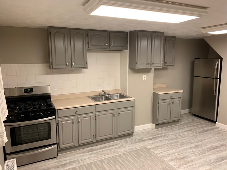 Kitchen - 1136 Pennsylvania Ave