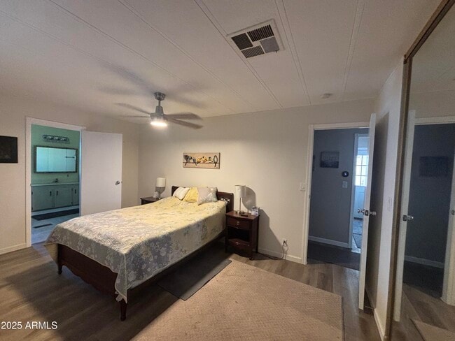 Building Photo - 3611 N Michigan Ave