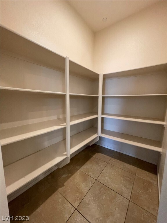 Building Photo - 2124 Del Aqua Ave