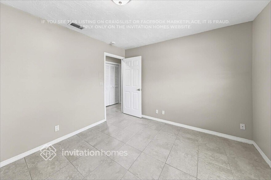 Building Photo - 13325 Kingsbury Dr
