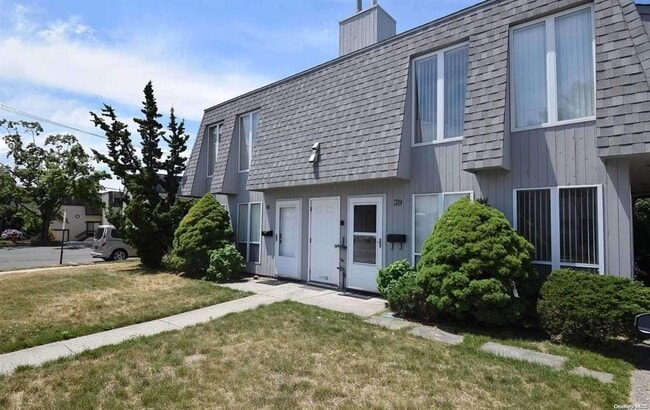Primary Photo - 41 Linwood Rd S