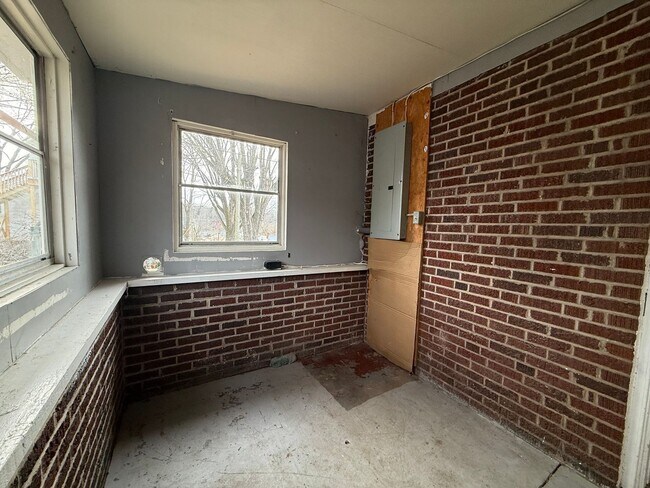 Building Photo - 3 Bedroom 1 Bathroom Home in Greeneville, TN