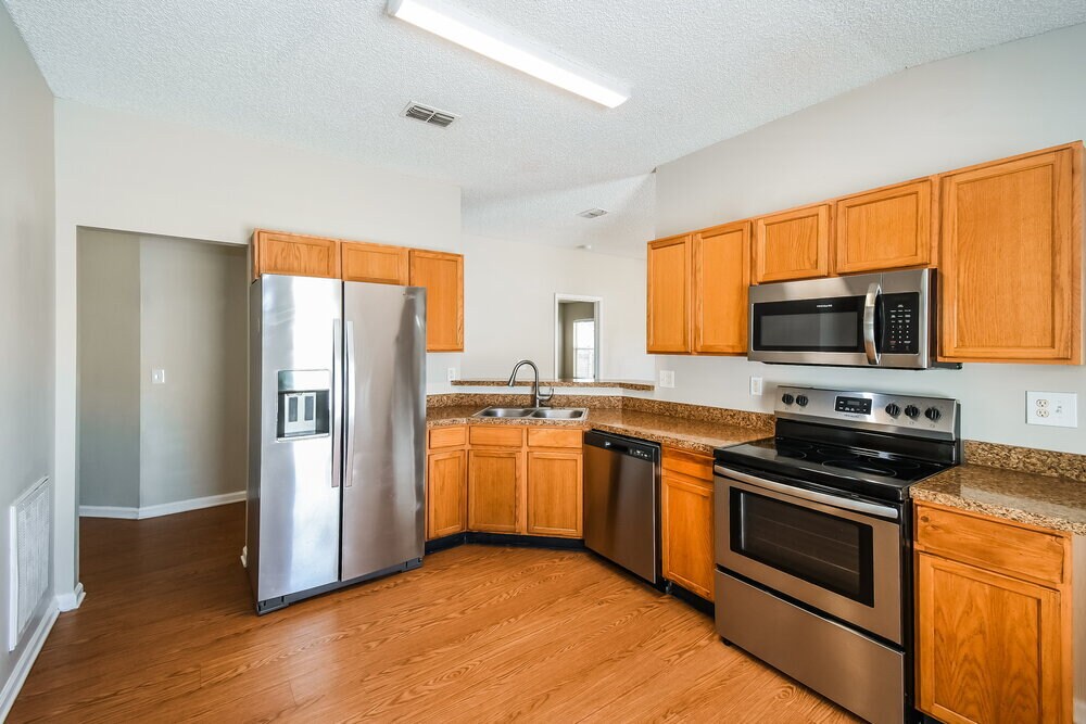 Building Photo - 7533 International Village Dr