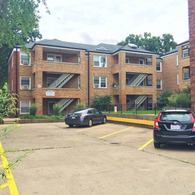 Building Photo - 303 Ridge Ave