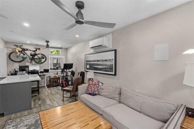 Building Photo - 2943 W Bayshore Ct