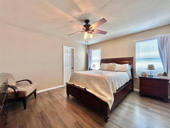Building Photo - 2707 Amberglow Ct