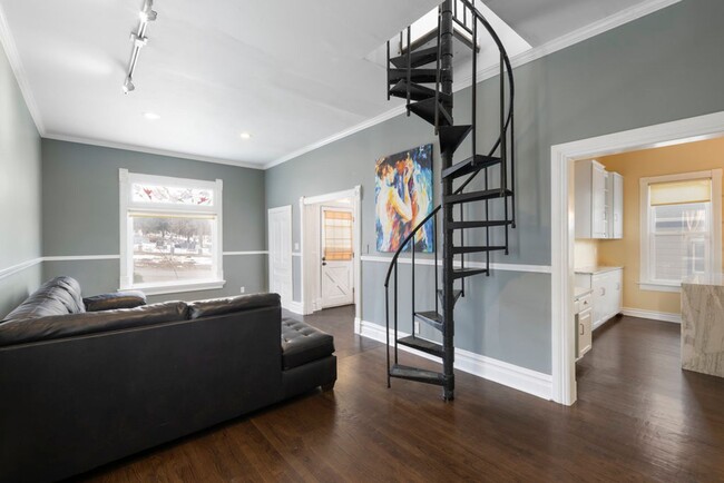 Building Photo - Beautiful Home in Salt Lake Avenues (ABC S...