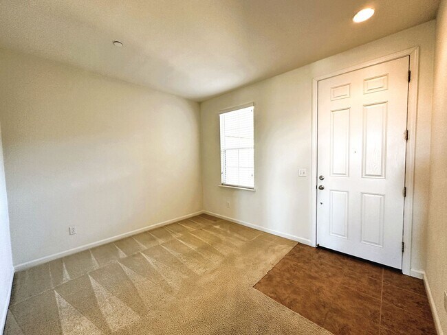 Building Photo - 313 Jacquelyn Ln