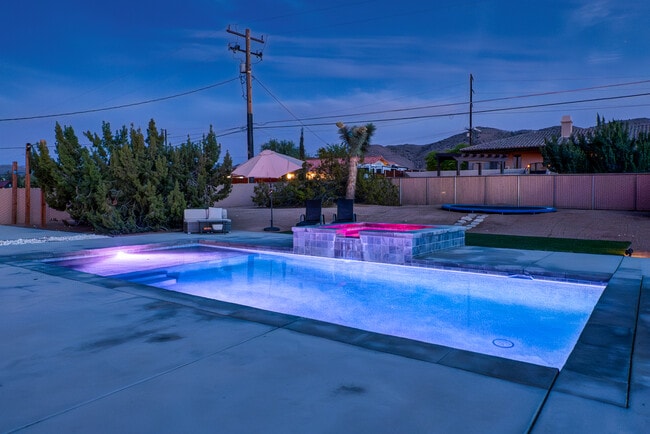 Building Photo - 57731 San Tropeze Dr