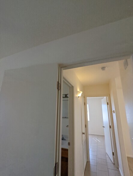 Building Photo - 354 W Hollamon St