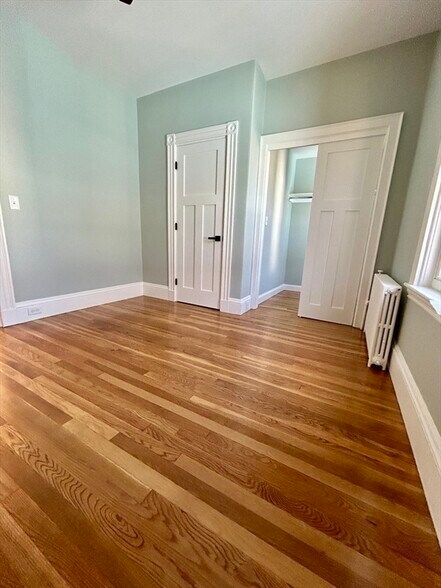 Building Photo - 35 Amherst St