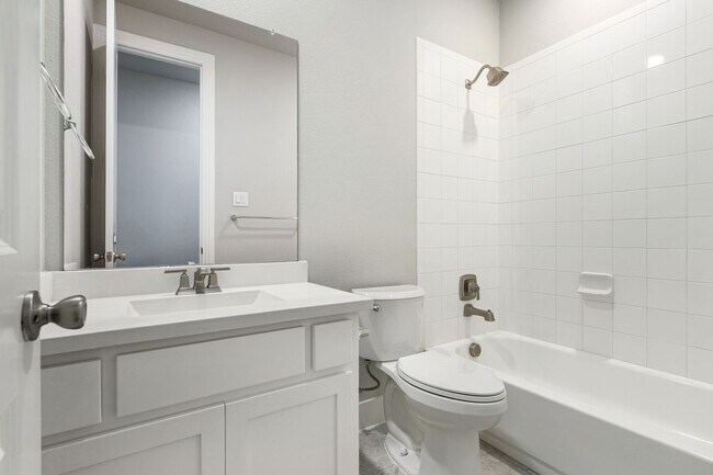 Building Photo - 2917 Saltwood Ct