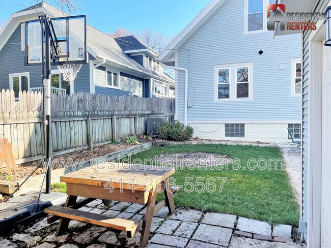 Building Photo - 2369 N 61st St