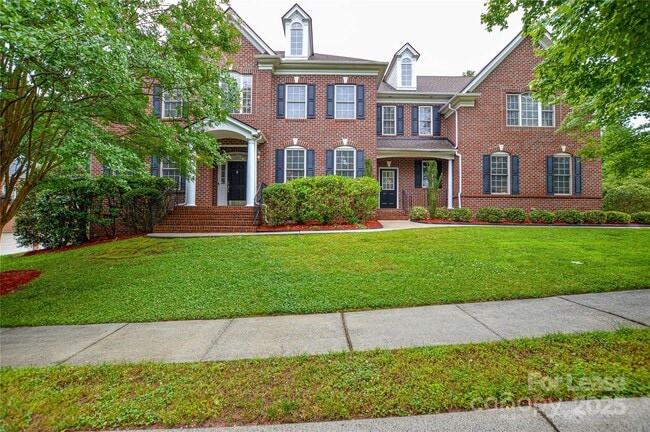 Primary Photo - 5004 Woodview Ln