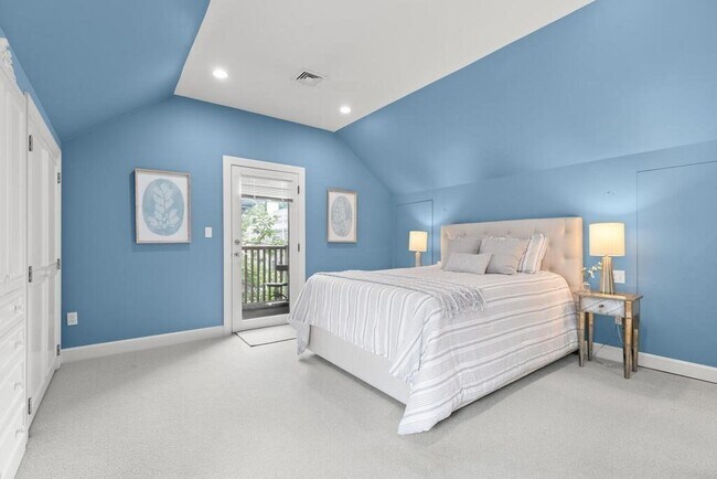 Building Photo - 49B Dana St