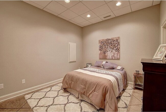 Building Photo - 121 Lake Haven Dr