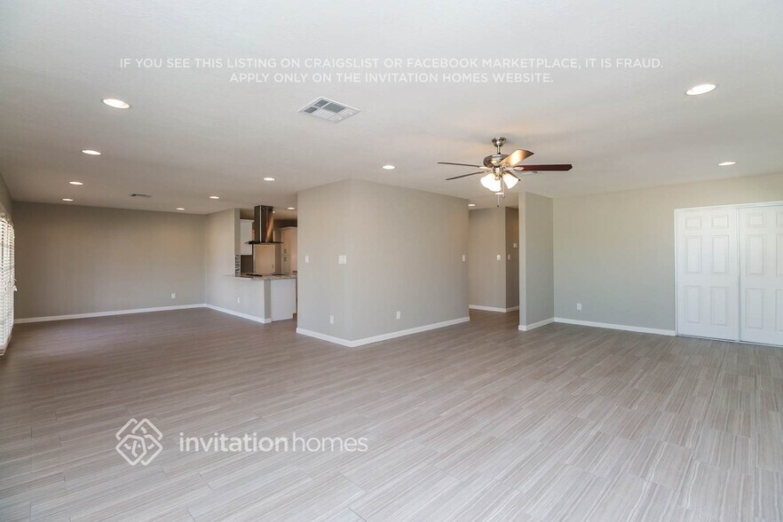 Building Photo - 1250 E Hermosa Dr