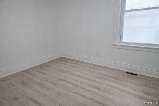 Building Photo - 1000 West Ave