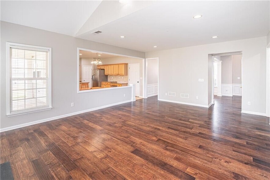 Building Photo - 230 Albrighton Ct
