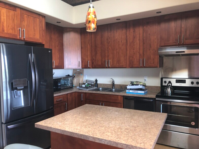 Building Photo - 75-5648-5648 Ololi Rd