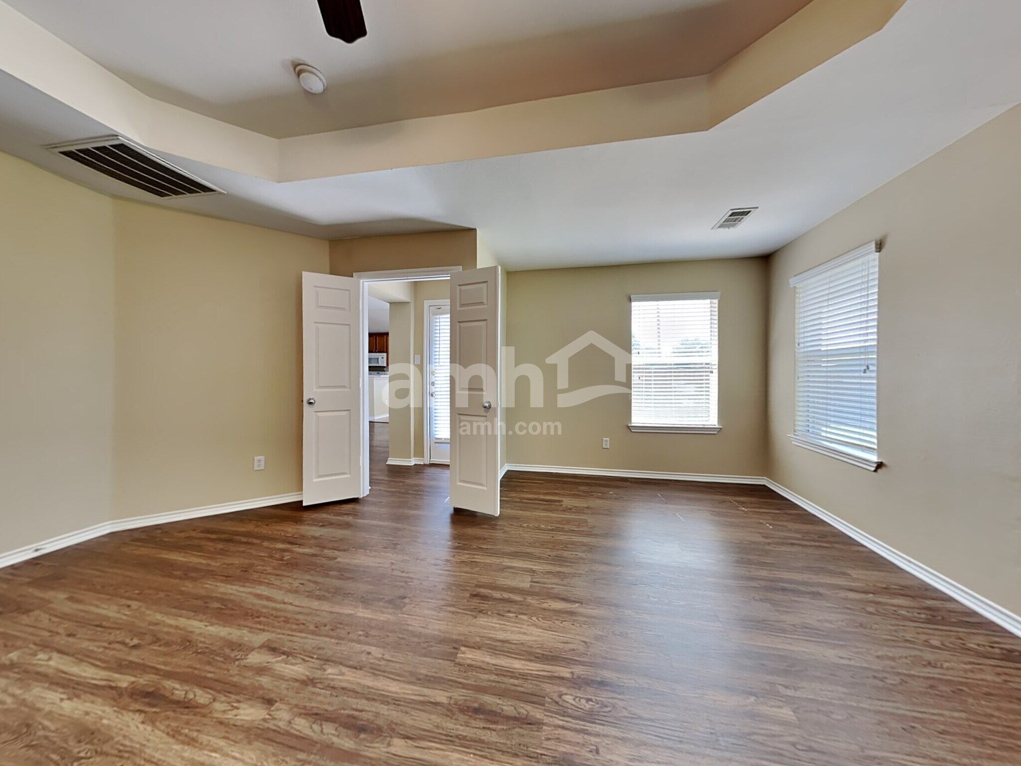 Building Photo - 5700 Creekway Dr