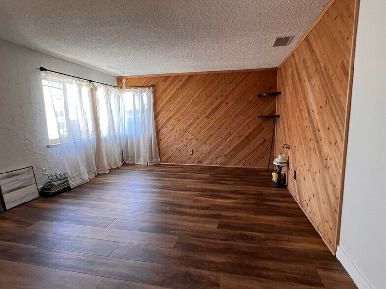 Building Photo - 2622 Sprig Pl