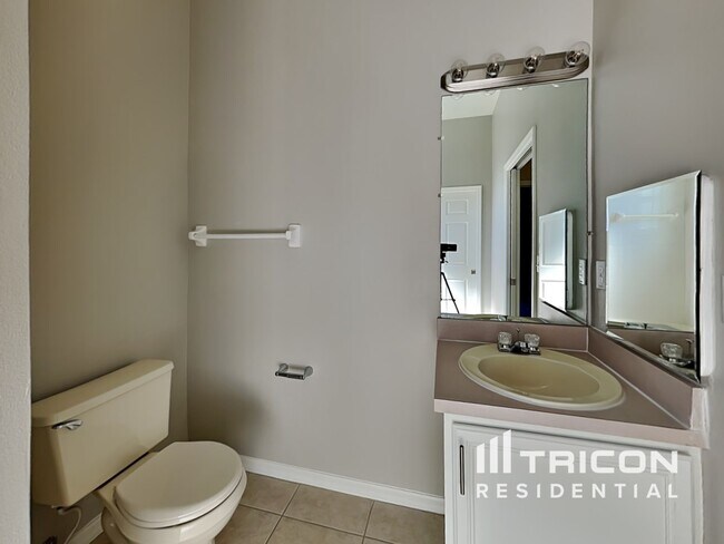 Building Photo - 29225 Birds Eye Dr