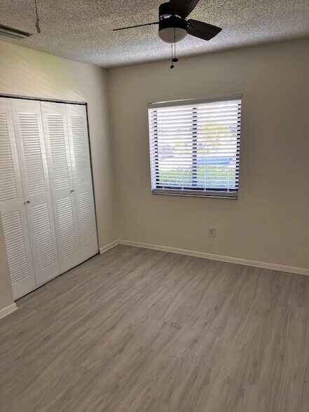 Building Photo - 10323 Boca Bend W