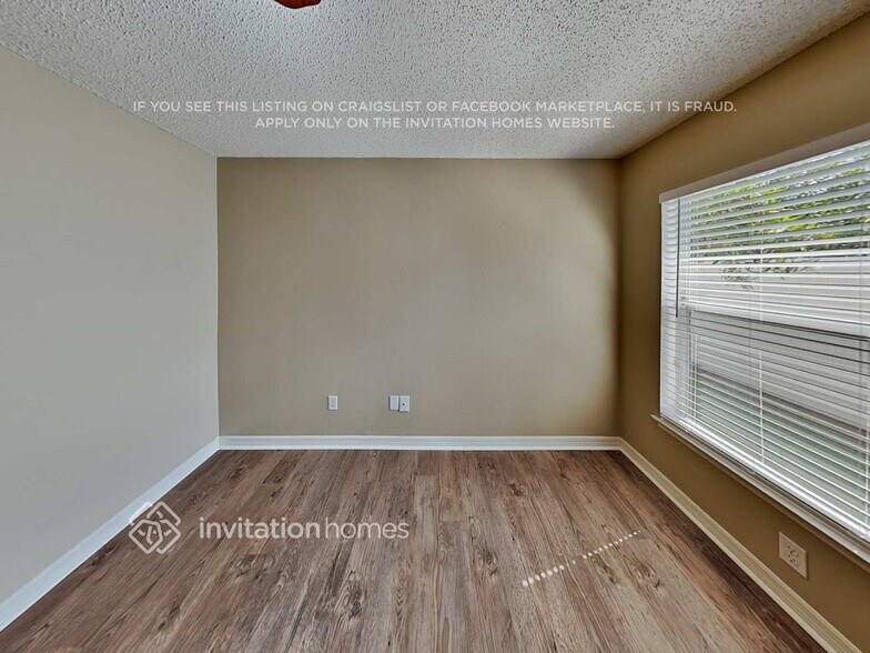 Building Photo - 4216 King Edward Dr