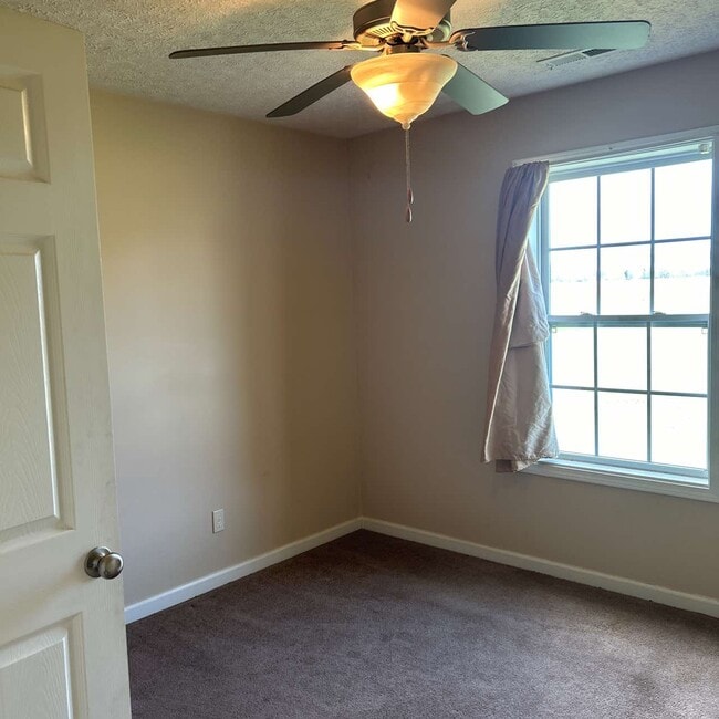 Building Photo - 149 Beverly South Rd